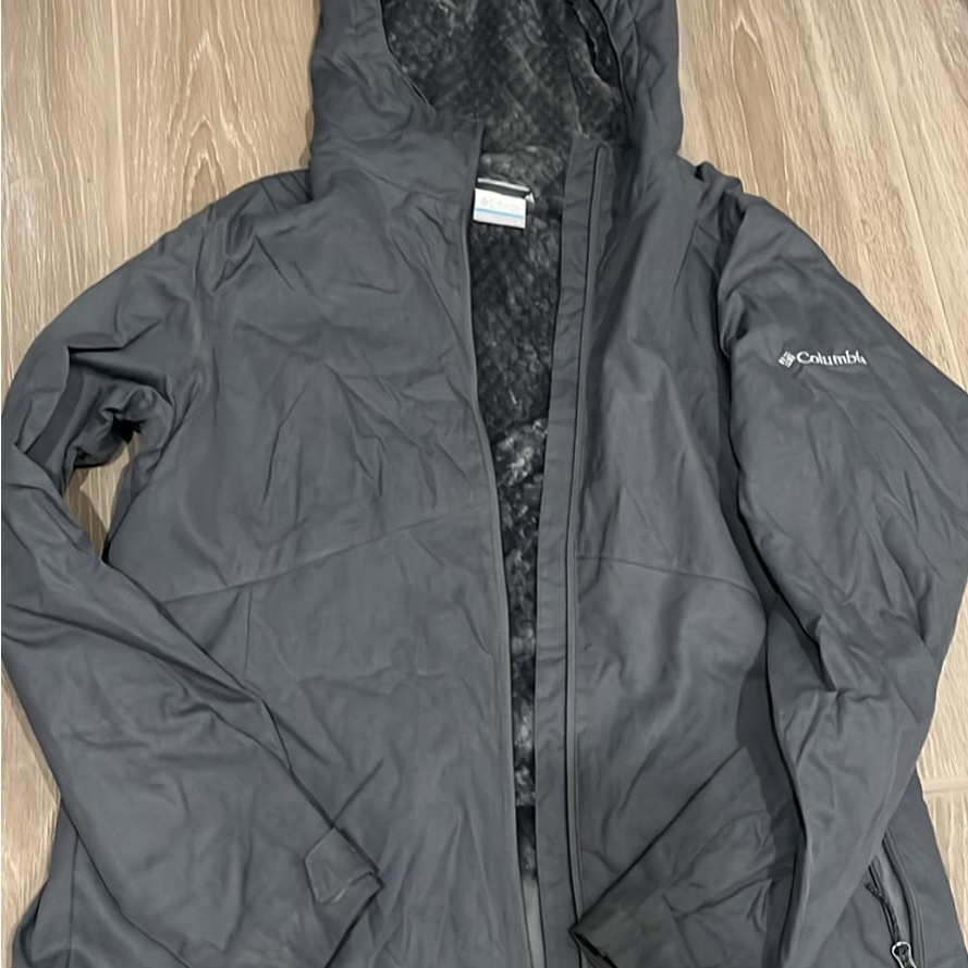 Columbia Women's Gray Jacket